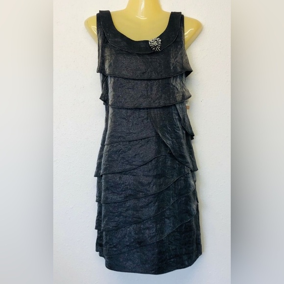 Laura Petites Dress - Picture 1 of 12